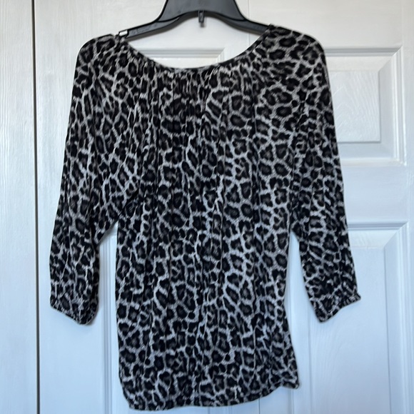 Michael Kors 3/4 sleeve shirt - Picture 2 of 2